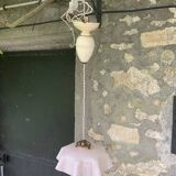 Lustre, suspension en opaline rose et intérieur blanc, complète avec balancier, contre poids,