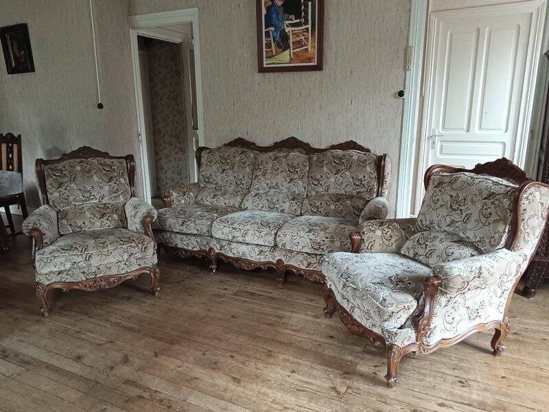 Sofa and 2 armchairs