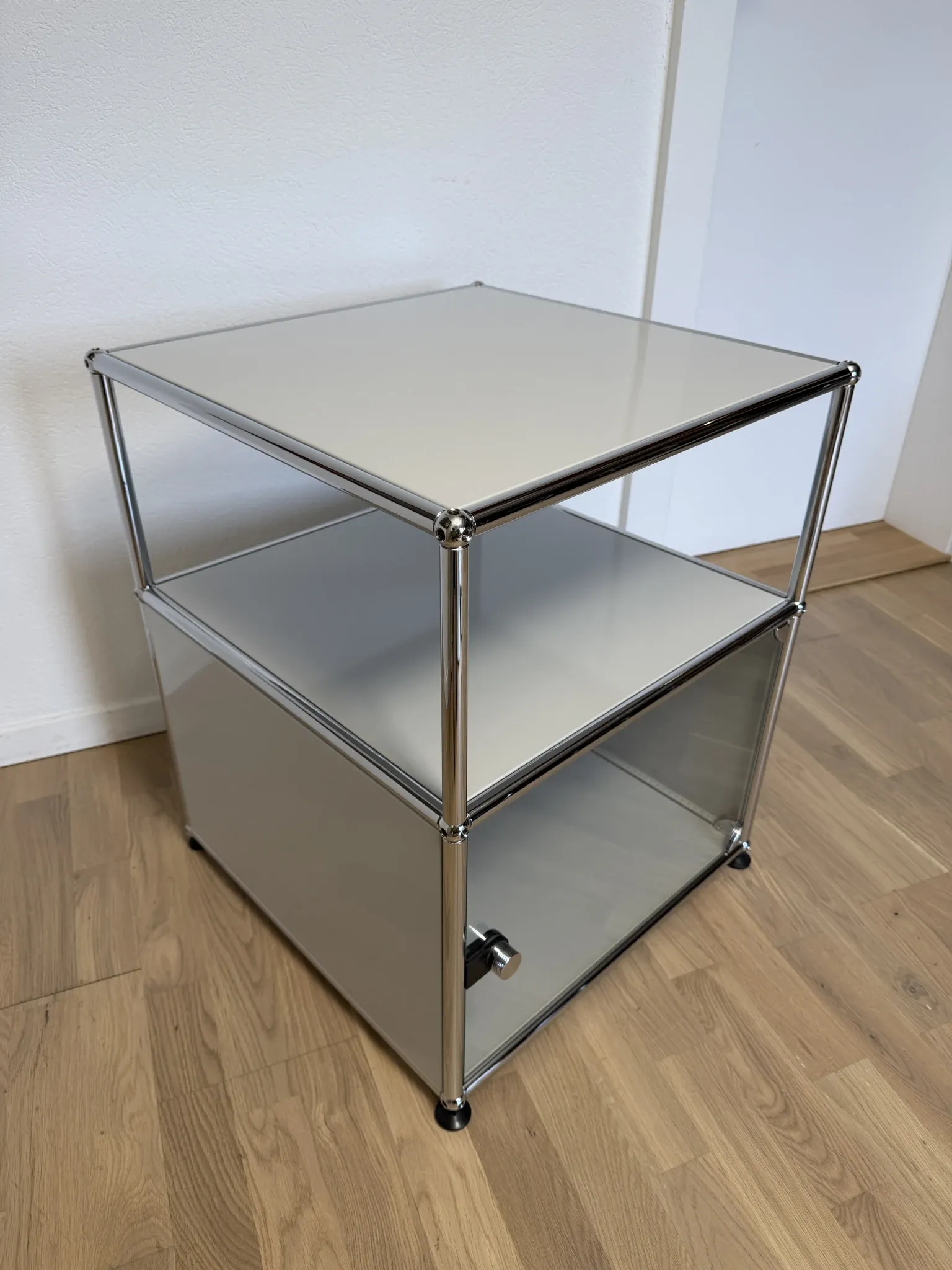 Meuble d’appoint USM Haller en Gris Clair