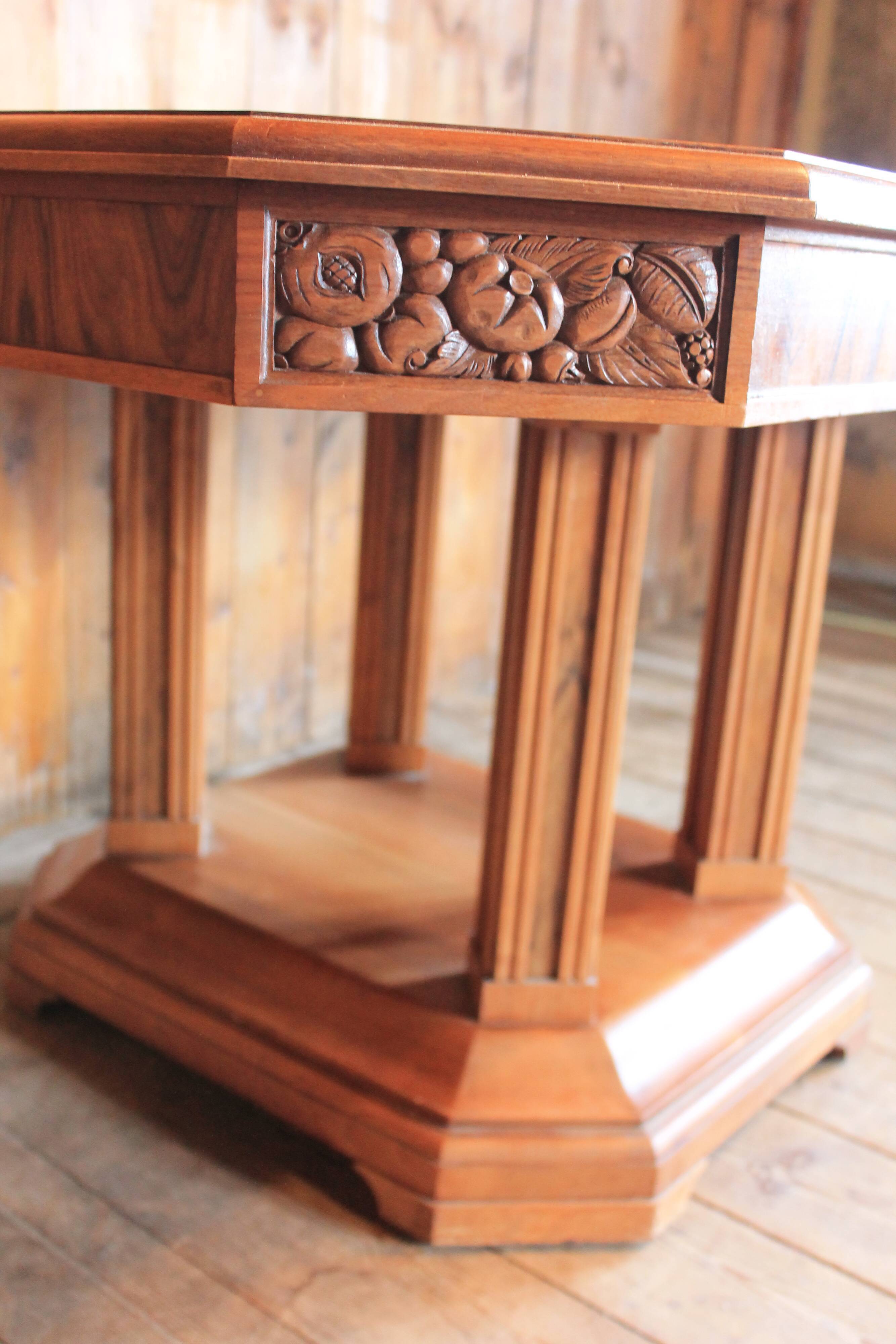 Art-deco extension table