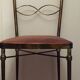 Chaise en métal doré