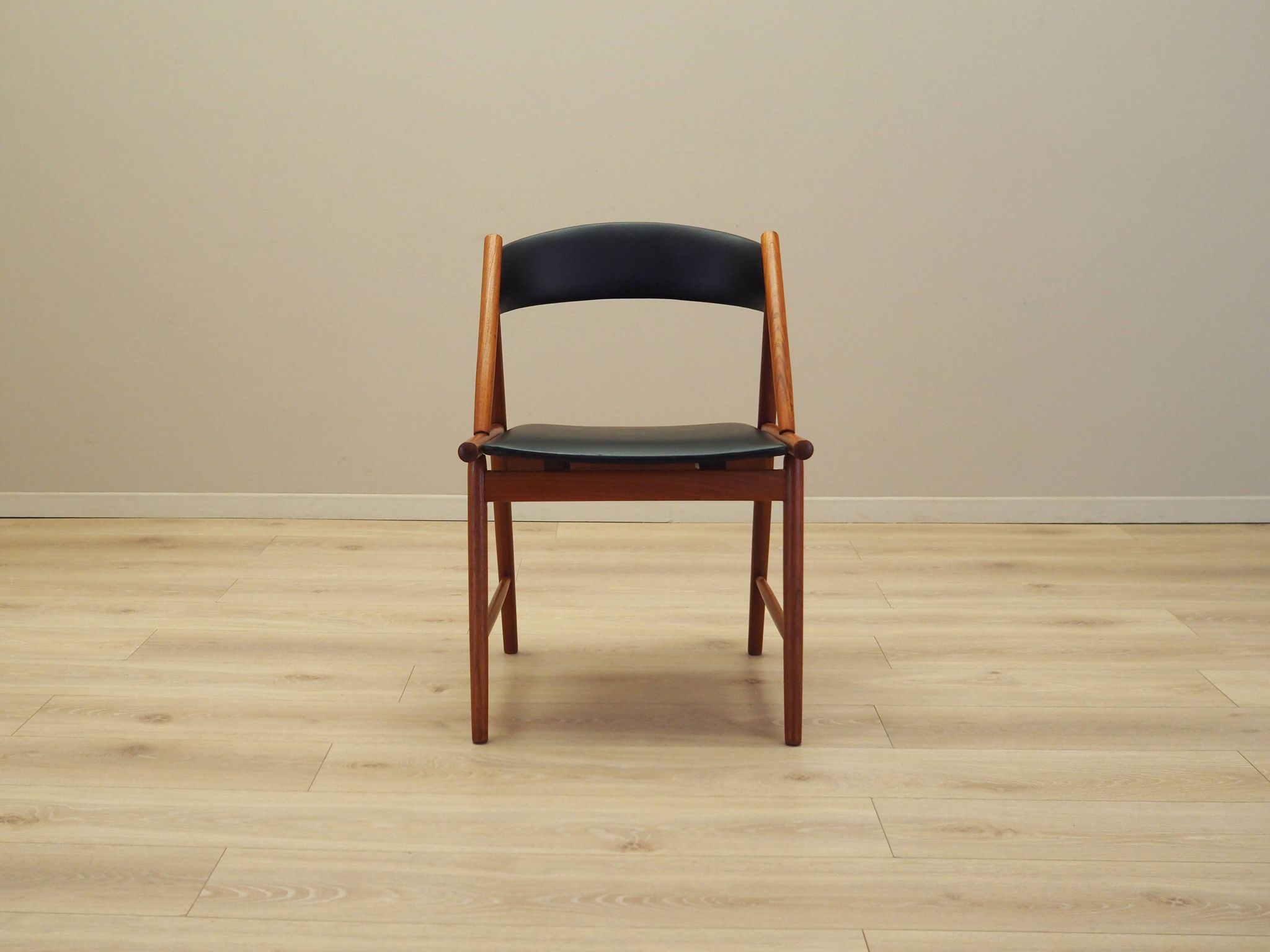Chaise en teck, design danois, années 1970, production : Danemark