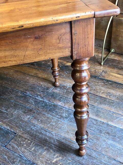 Farm table with turned legs