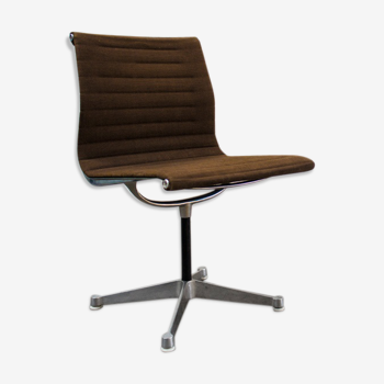 EA105 chair by Charles and Ray Eames for Herman Miller