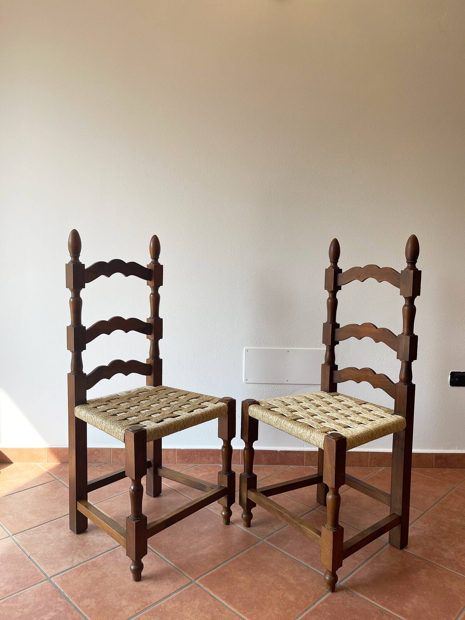 6 chaises italiennes rustiques, restaurées, années 1950