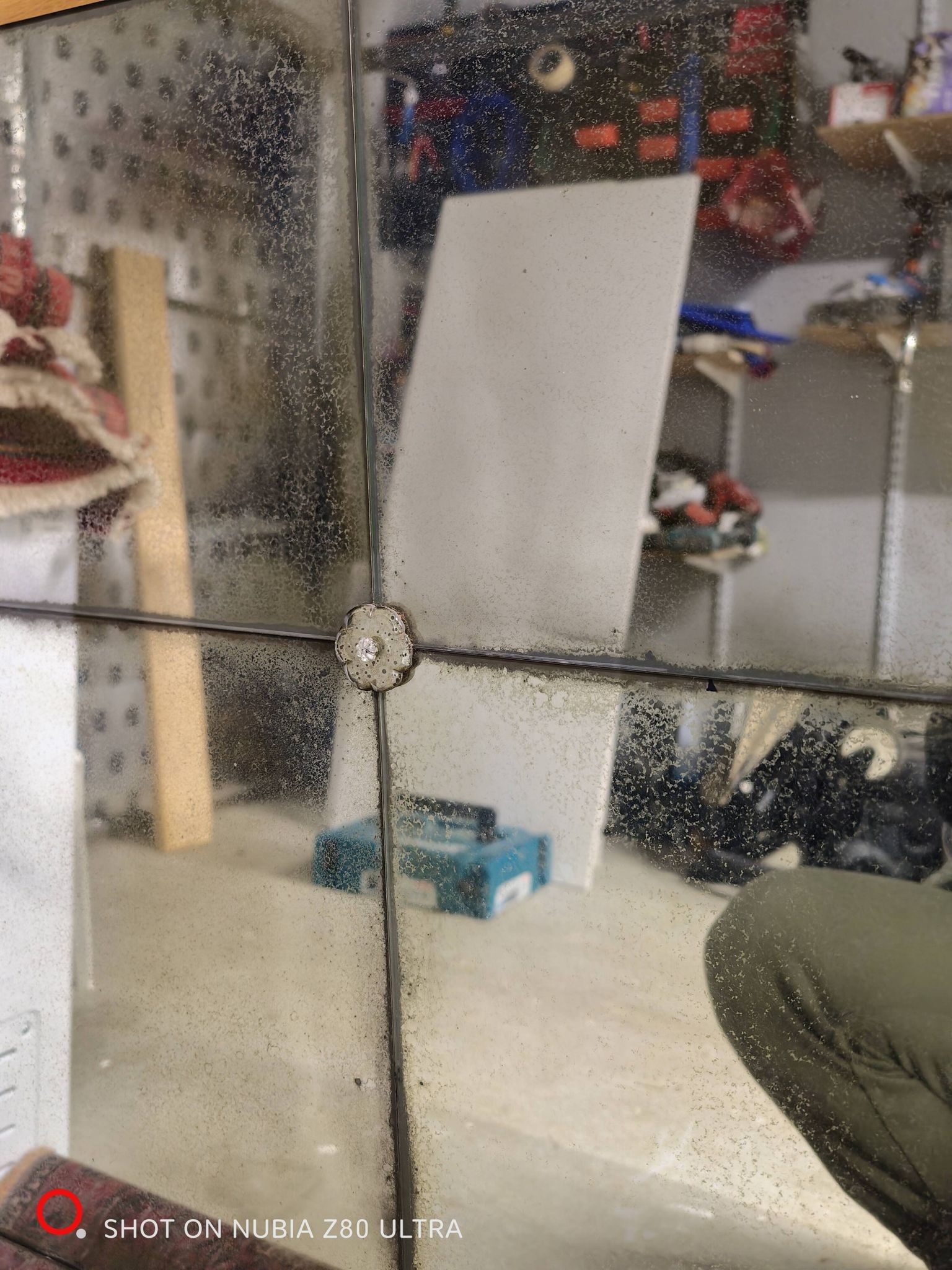 Miroir Industriel Verrière avec Patine Antique – Pièce Unique