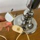 Lampe de table vintage chromée avec abat-jour fleuri