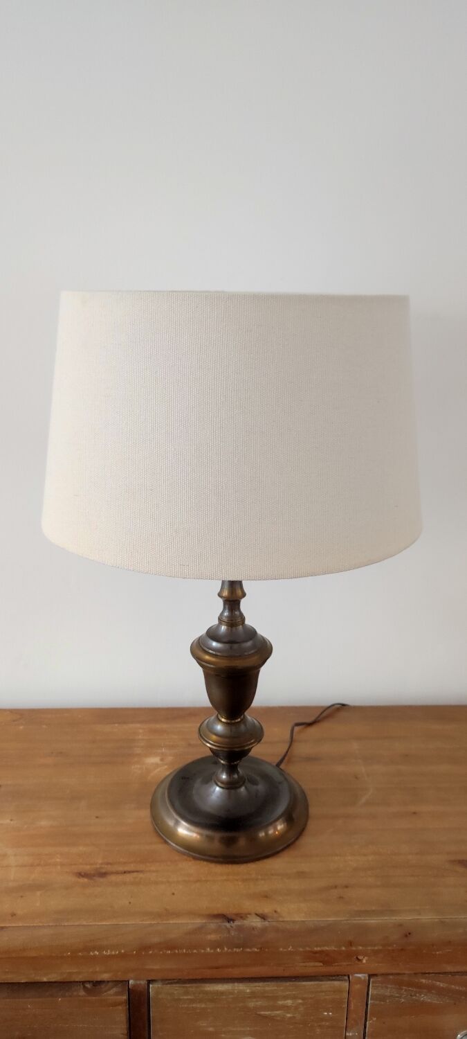 Lamp to table in red copper