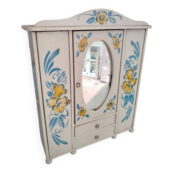 Armoire de poupée vintage