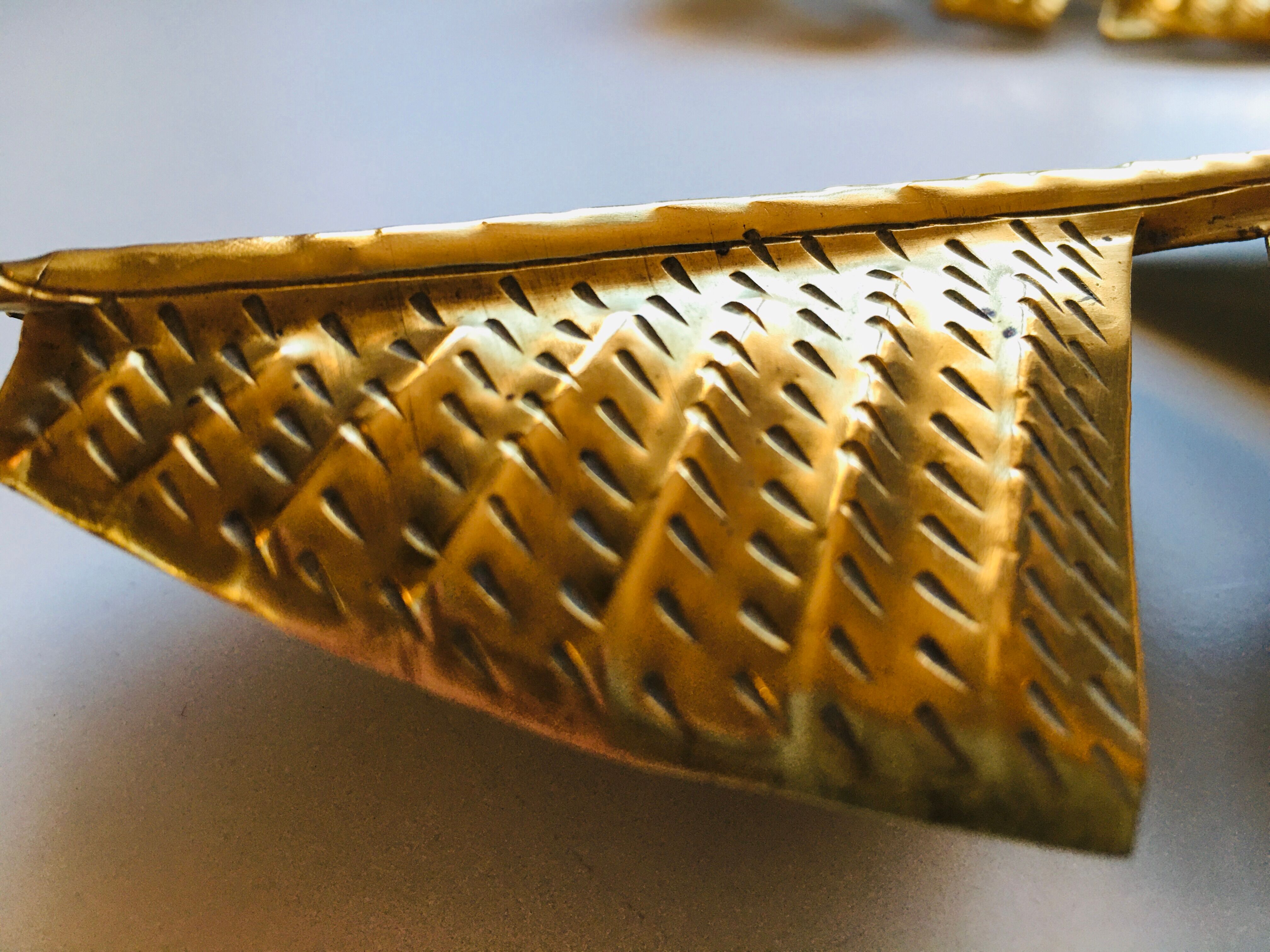 Set of 2 brass feathers