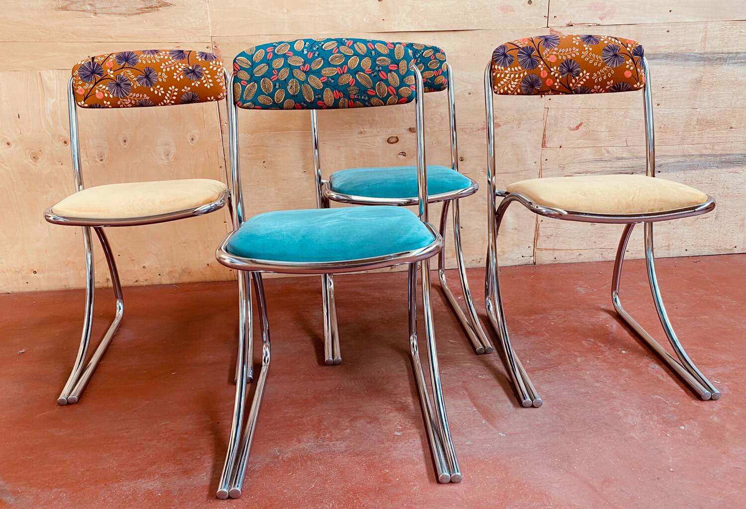 Set of 4 vintage chairs