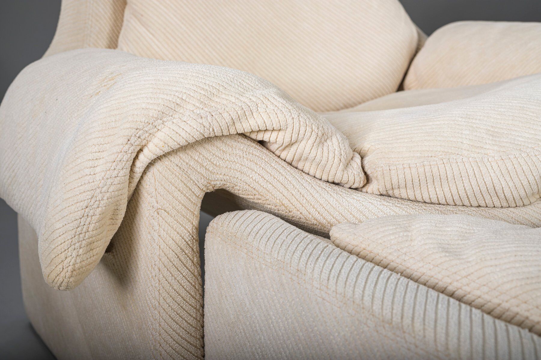 P60 chairs and ottomans by Vittorio Introini for Saporiti, 1960s, set of 4