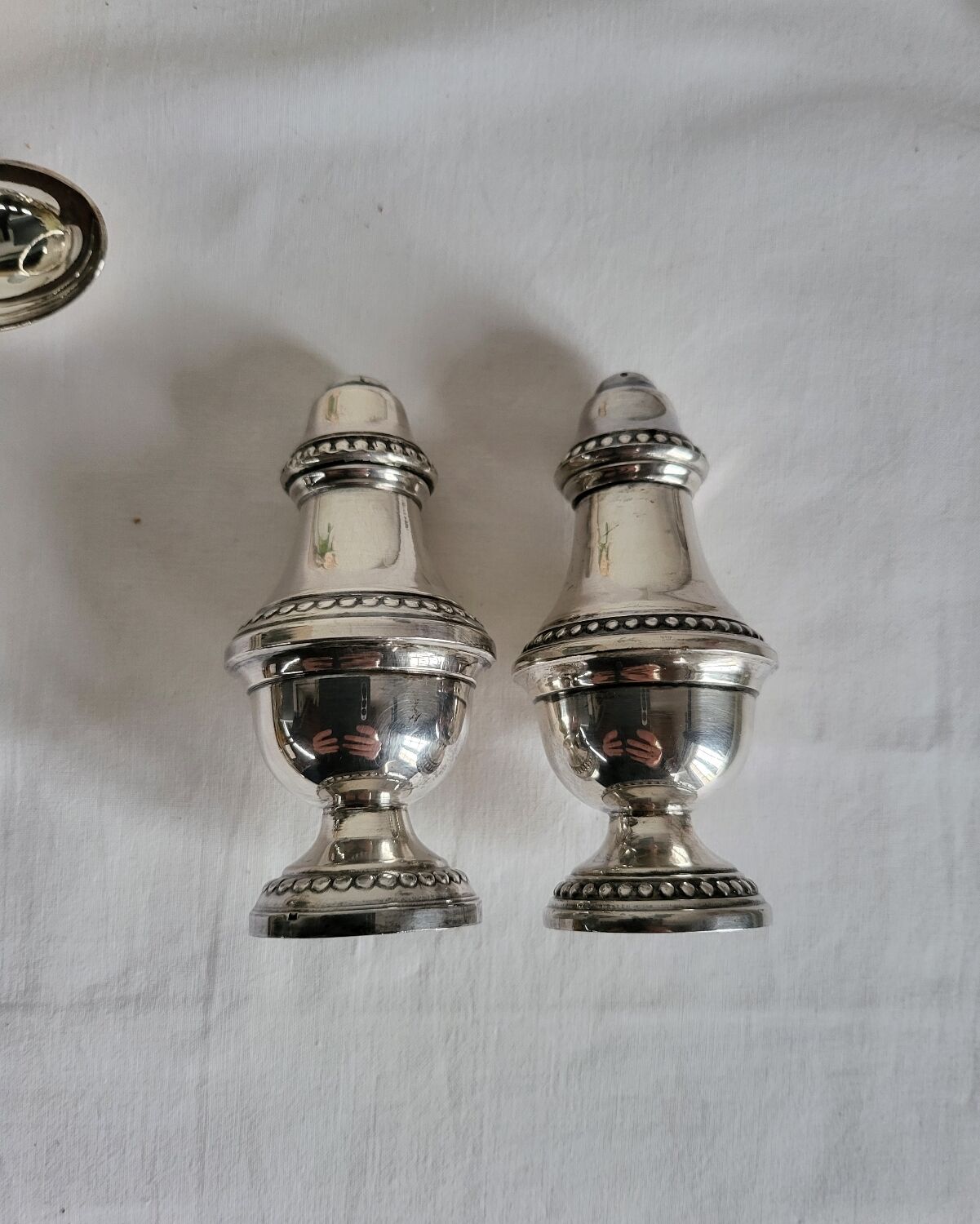 Salt and Pepper Shaker Set in Silver-Plated Metal