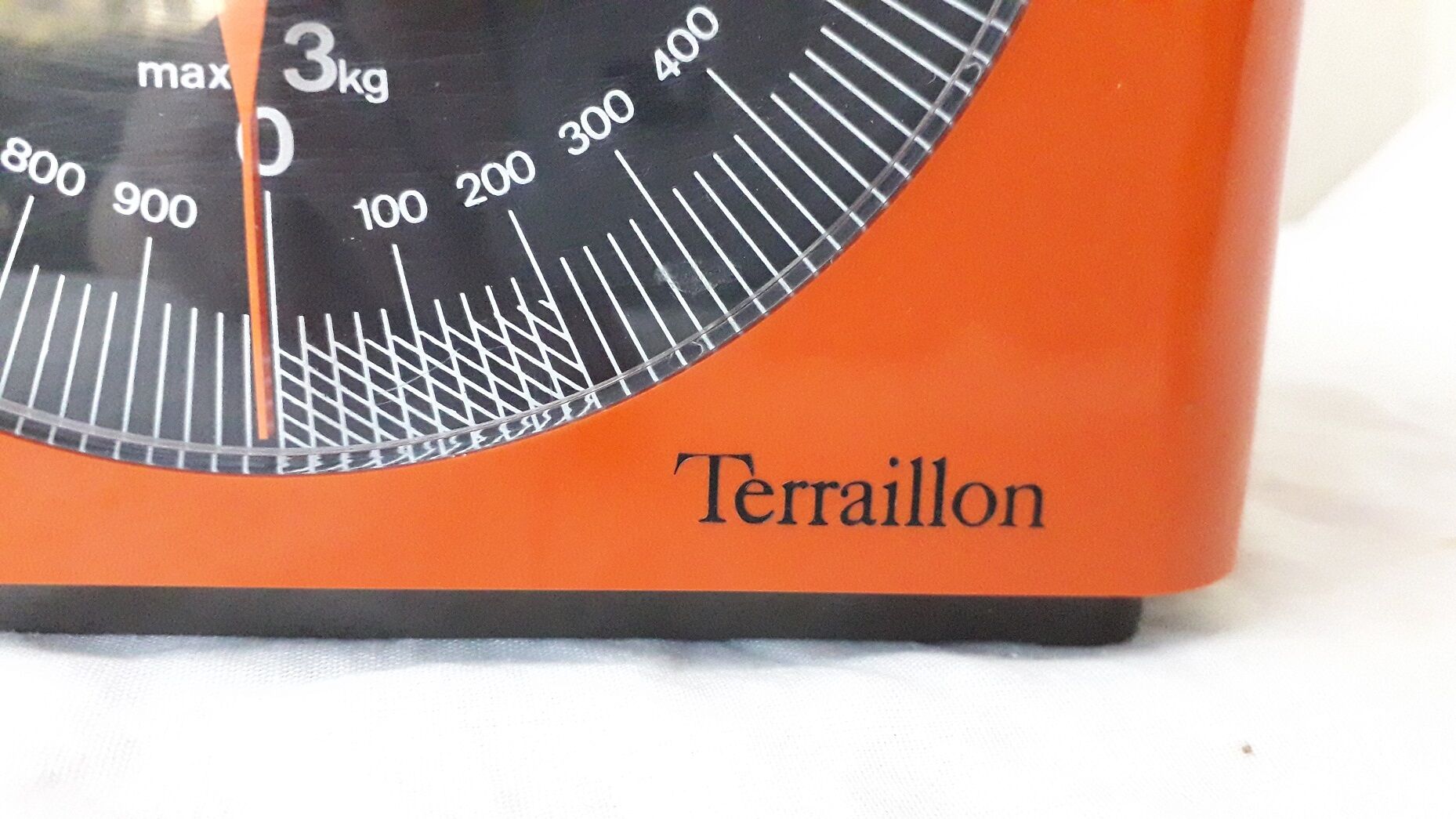 Orange scale