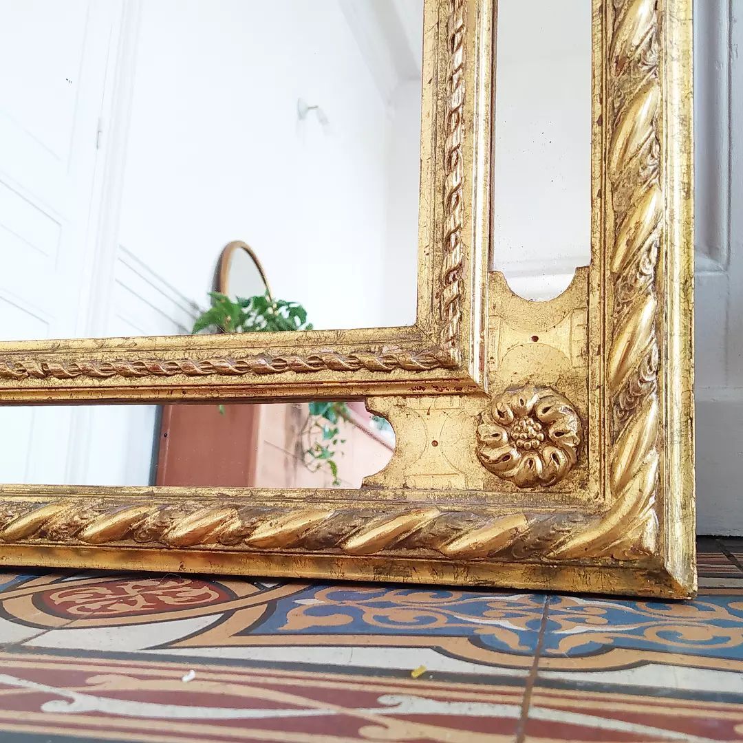 Mirror with parcloses
