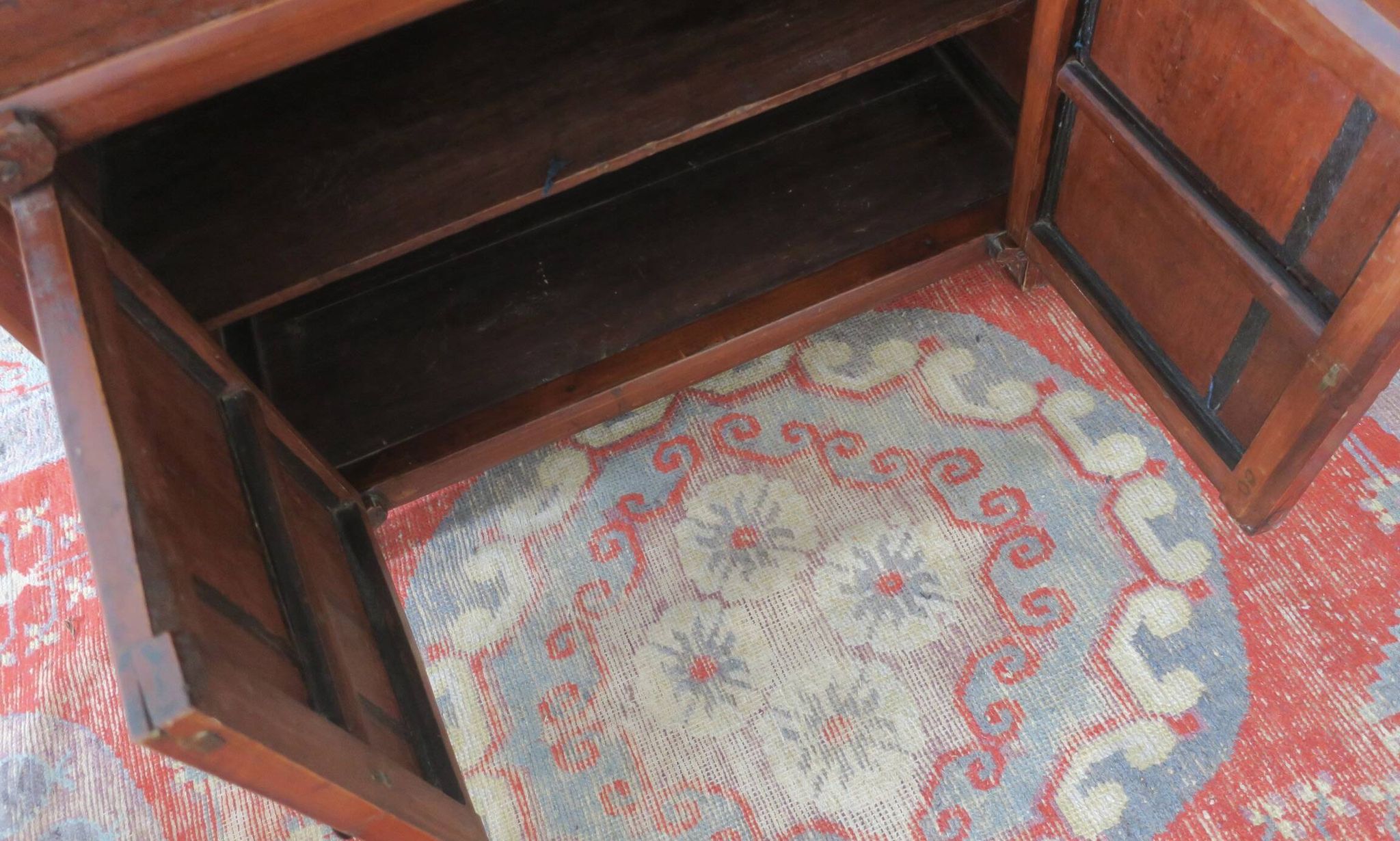 Cabinet antique boho fait main peint à 2 portes, 1910