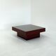 Table basse italienne rouge du milieu du siècle avec plateau en verre