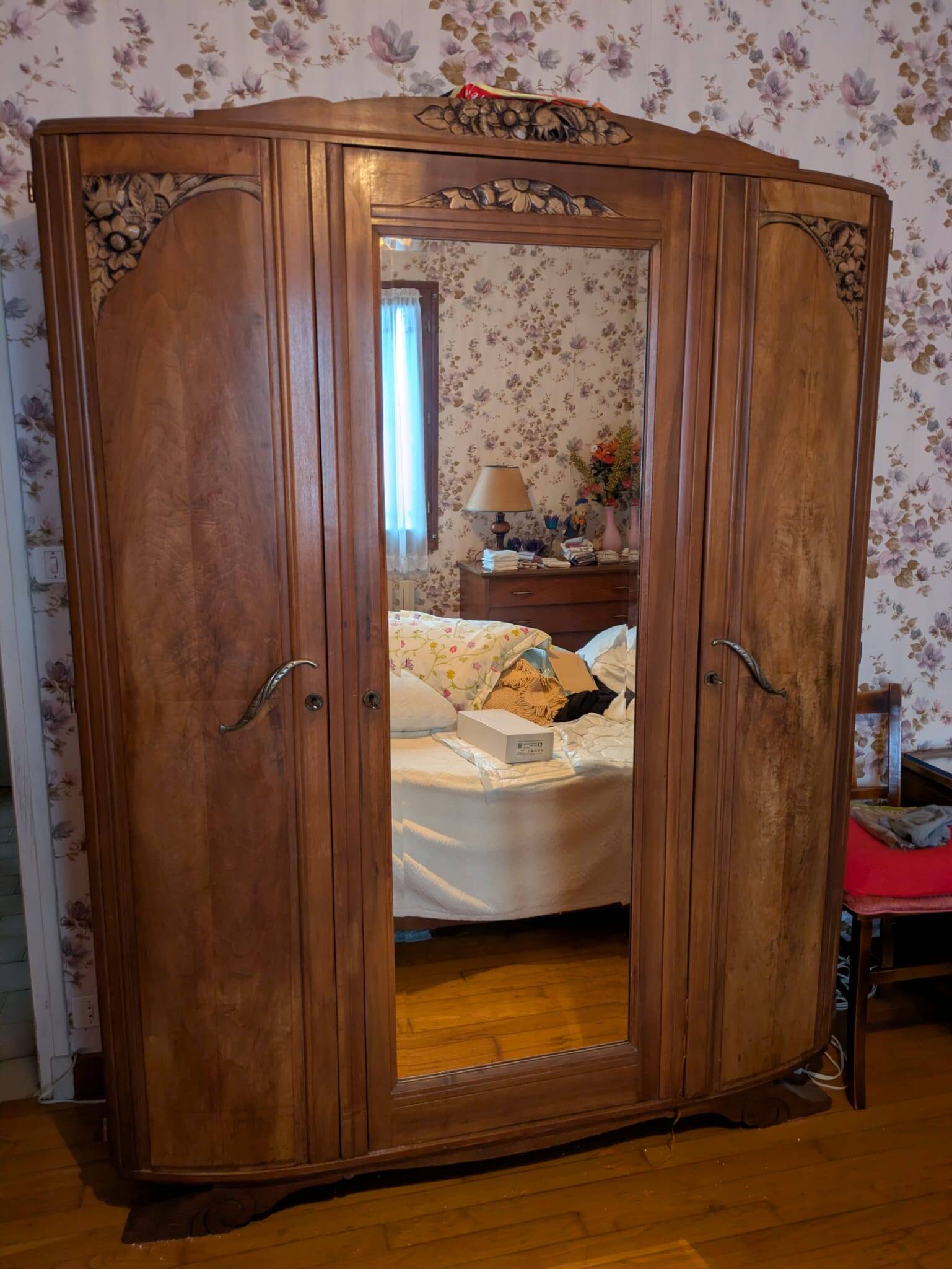 3-door wardrobe with mirror