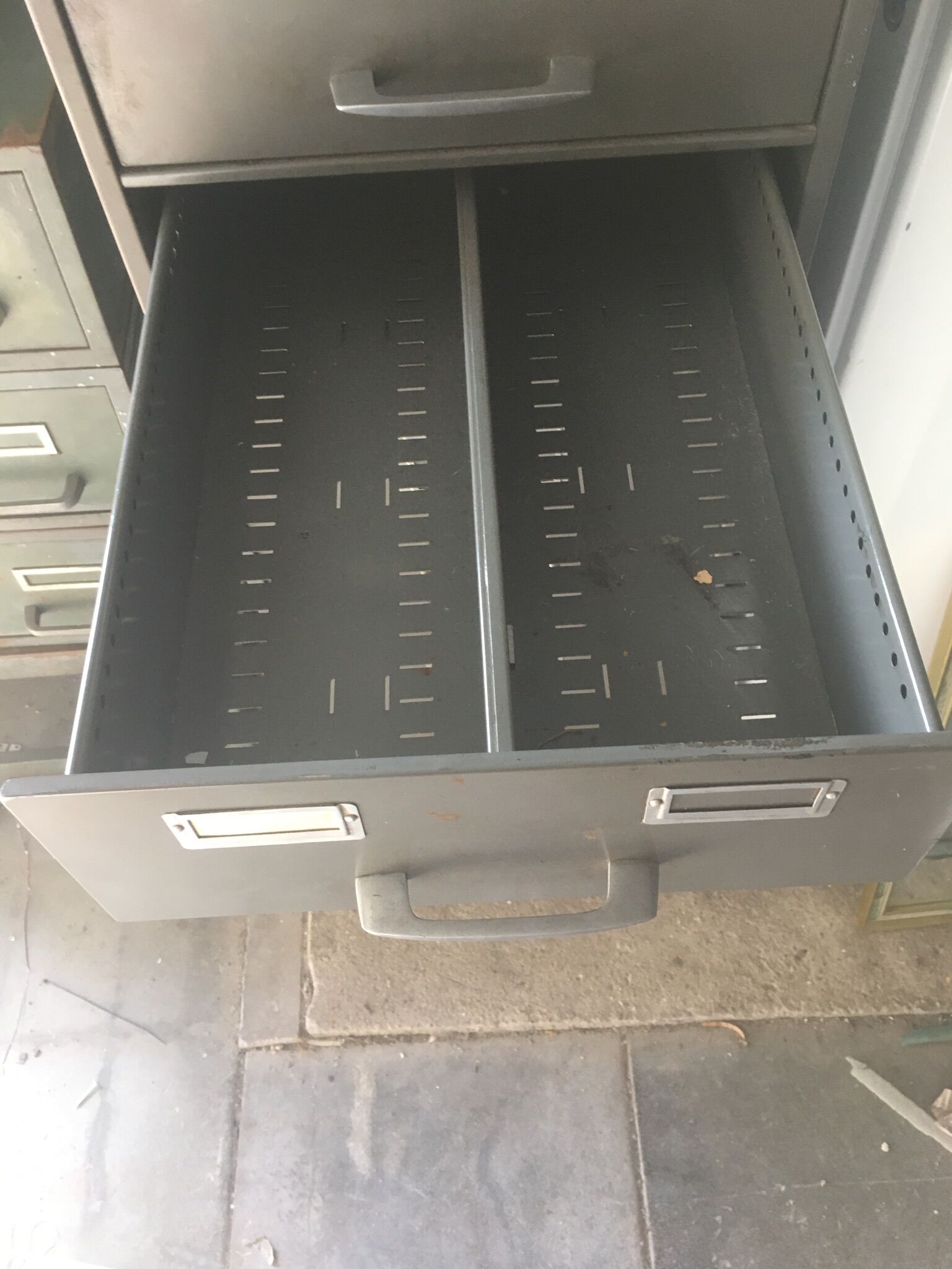 Roneo industrial binder