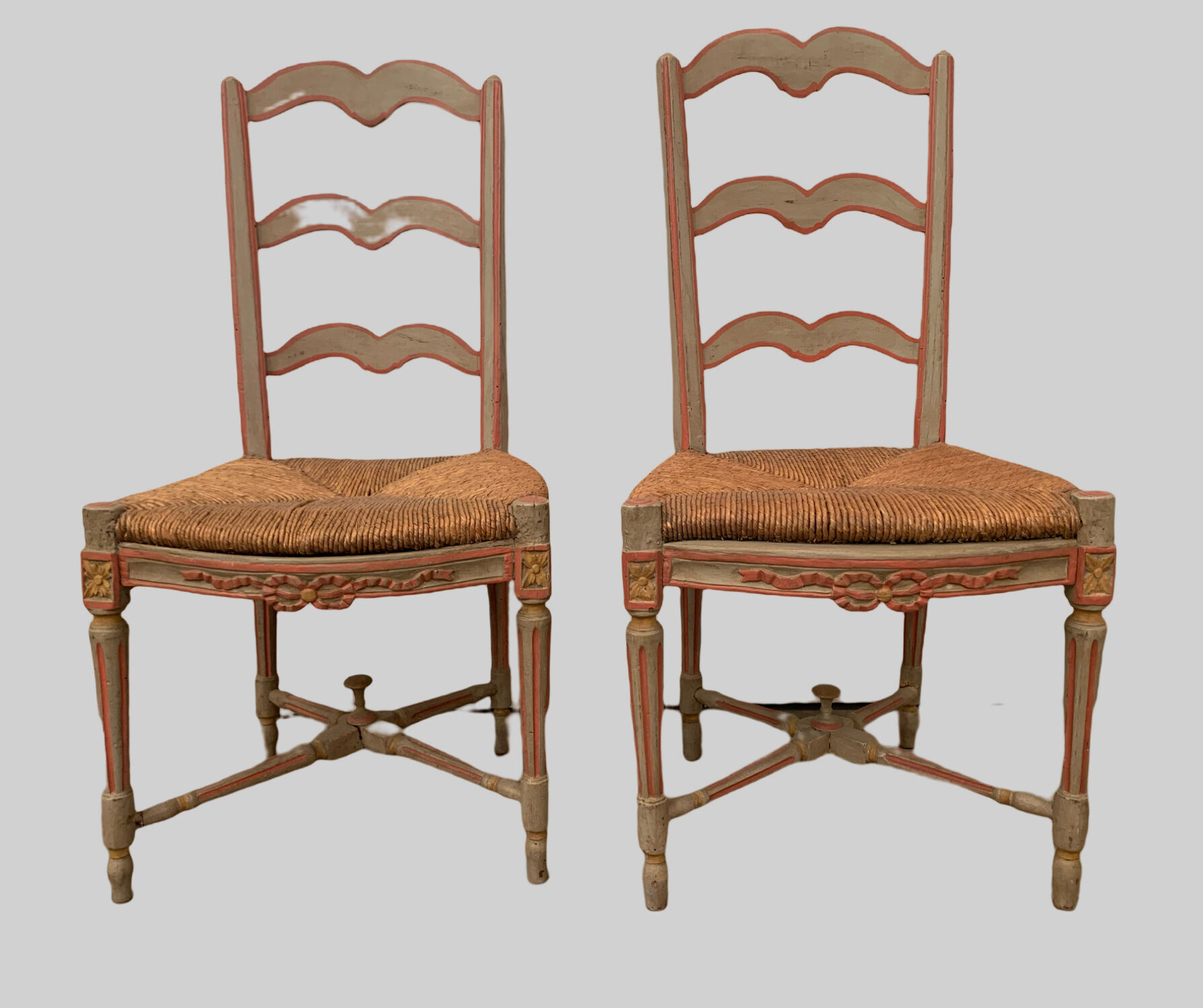 Paire de chaises Provençale en hêtre patiné XX siècle