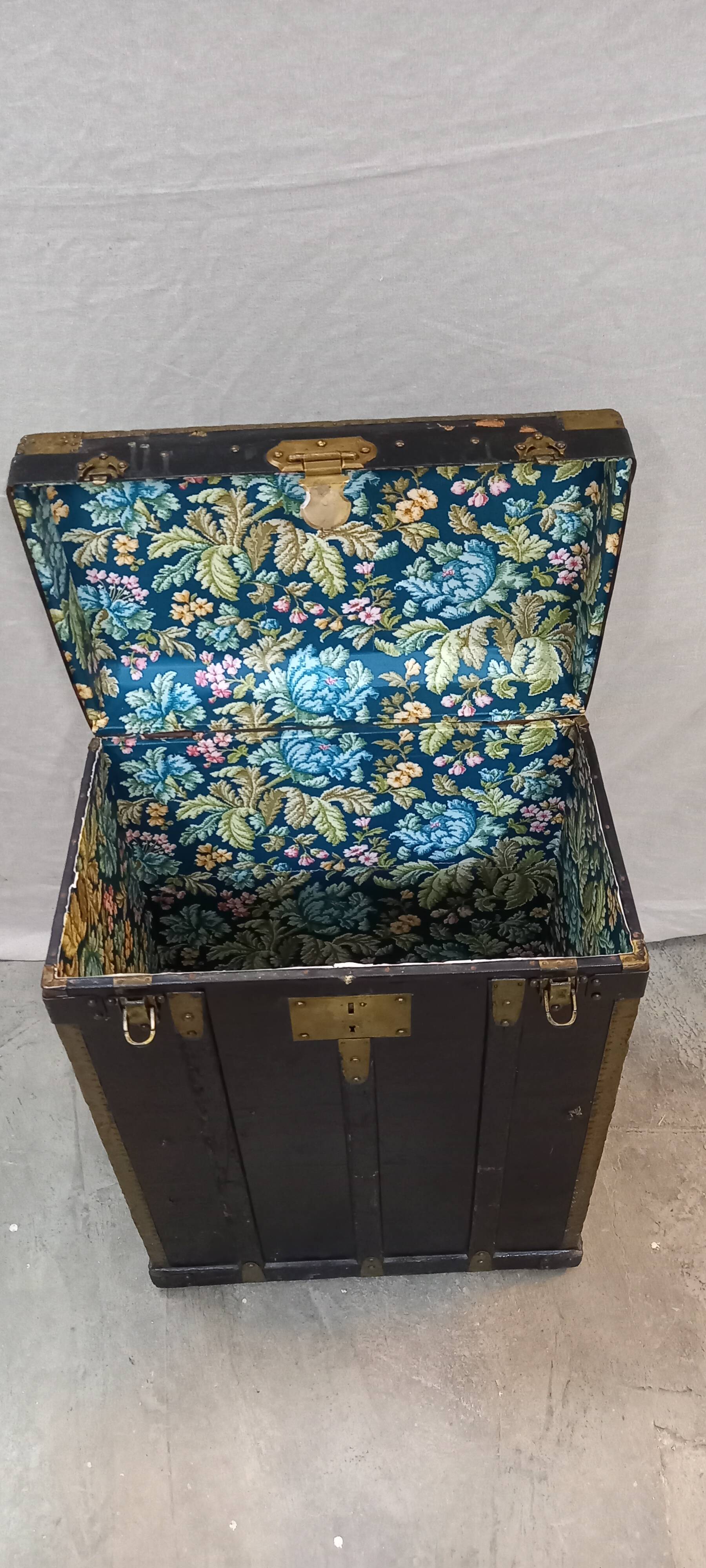 1900s travel trunk