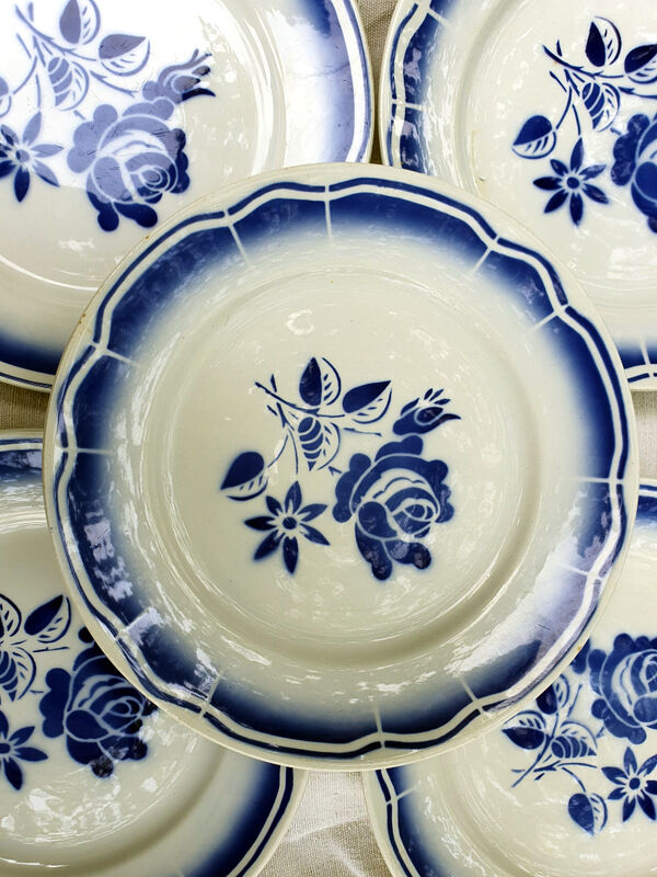 7 plates faience blue flowers