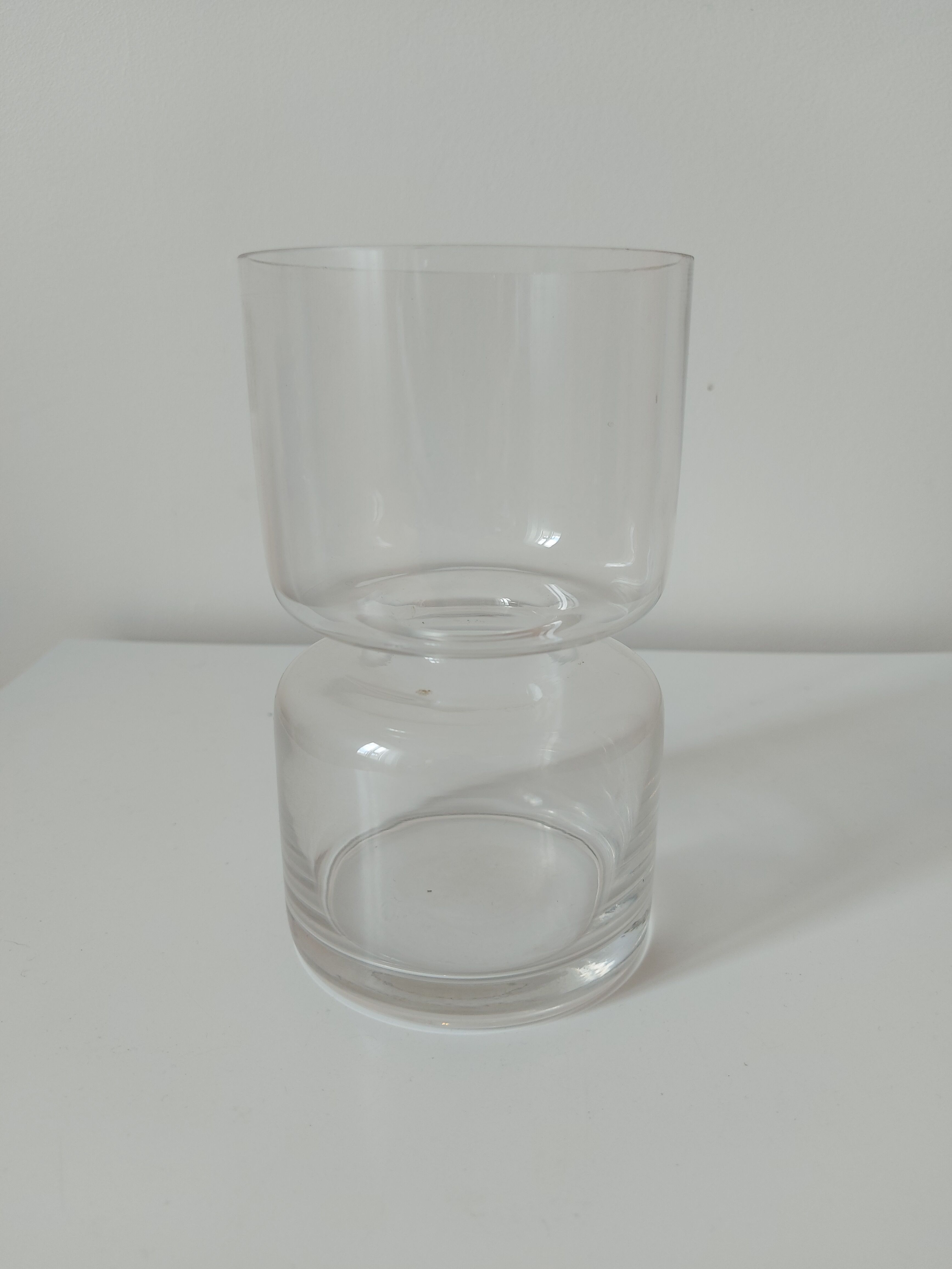 Diabolo vase for avocado