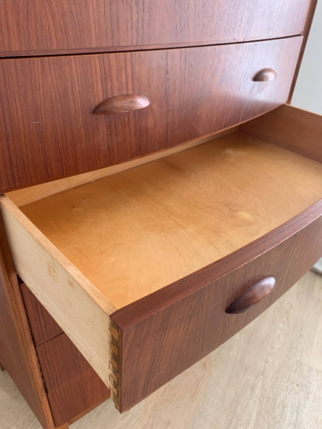 Danish 8-drawer chest of drawers in teak