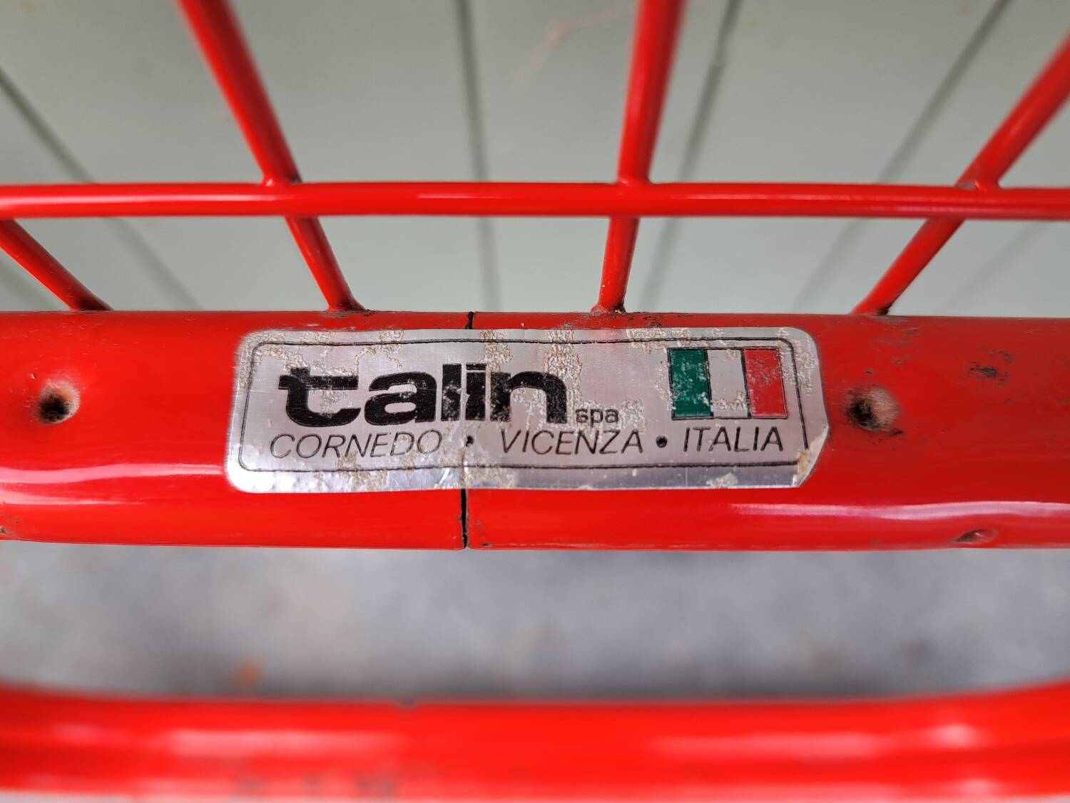 Series of 5 Talin folding metal chairs