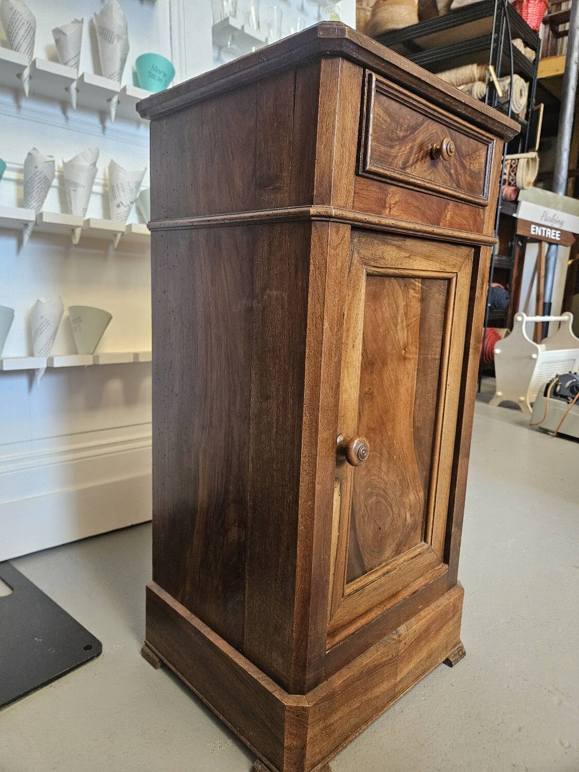Meuble de rangement, chevet en bois massif