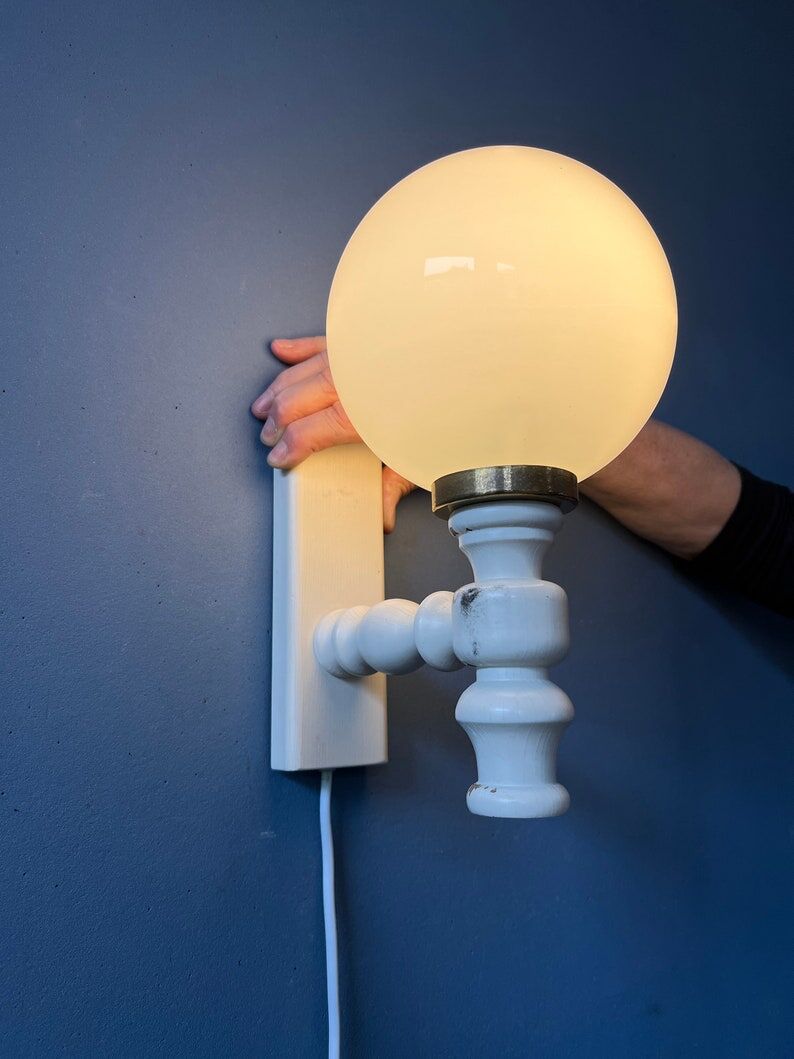 Vintage wall lamp in opaline glass