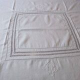 table service 2 tablecloths + 11 mono GC napkins in mixed color