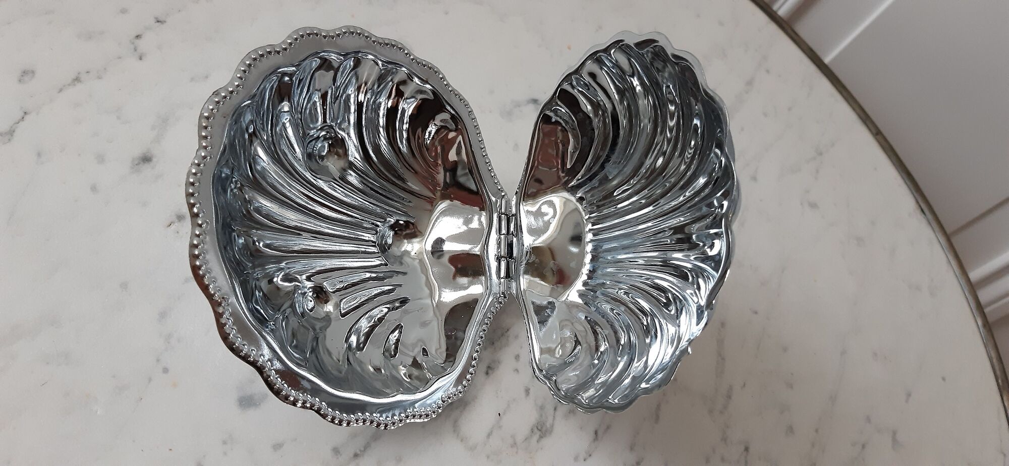 Butter dish / pocket tray shell silver metal 50s