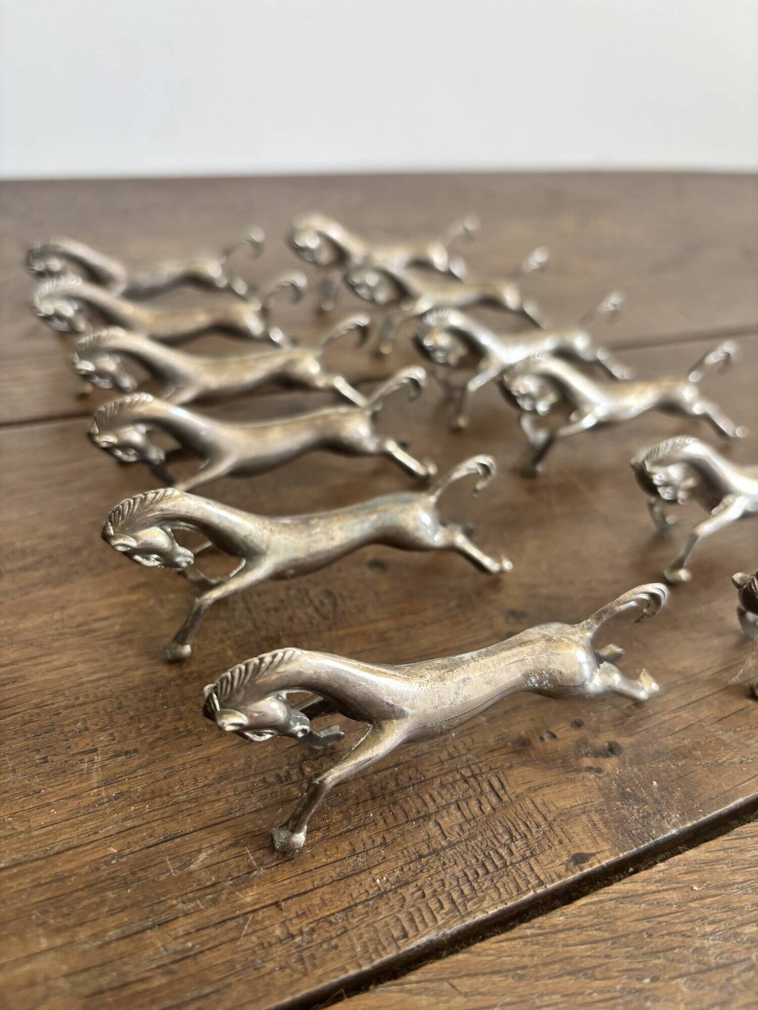 Set of 12 vintage horse galloping knife rests – Silver-plated metal