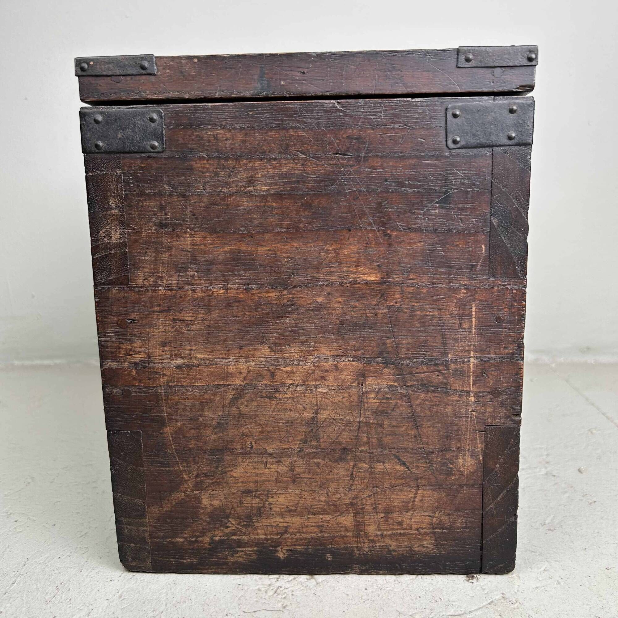 Antique Kake-suzuri (懸硯) from the Meiji period, Japan.