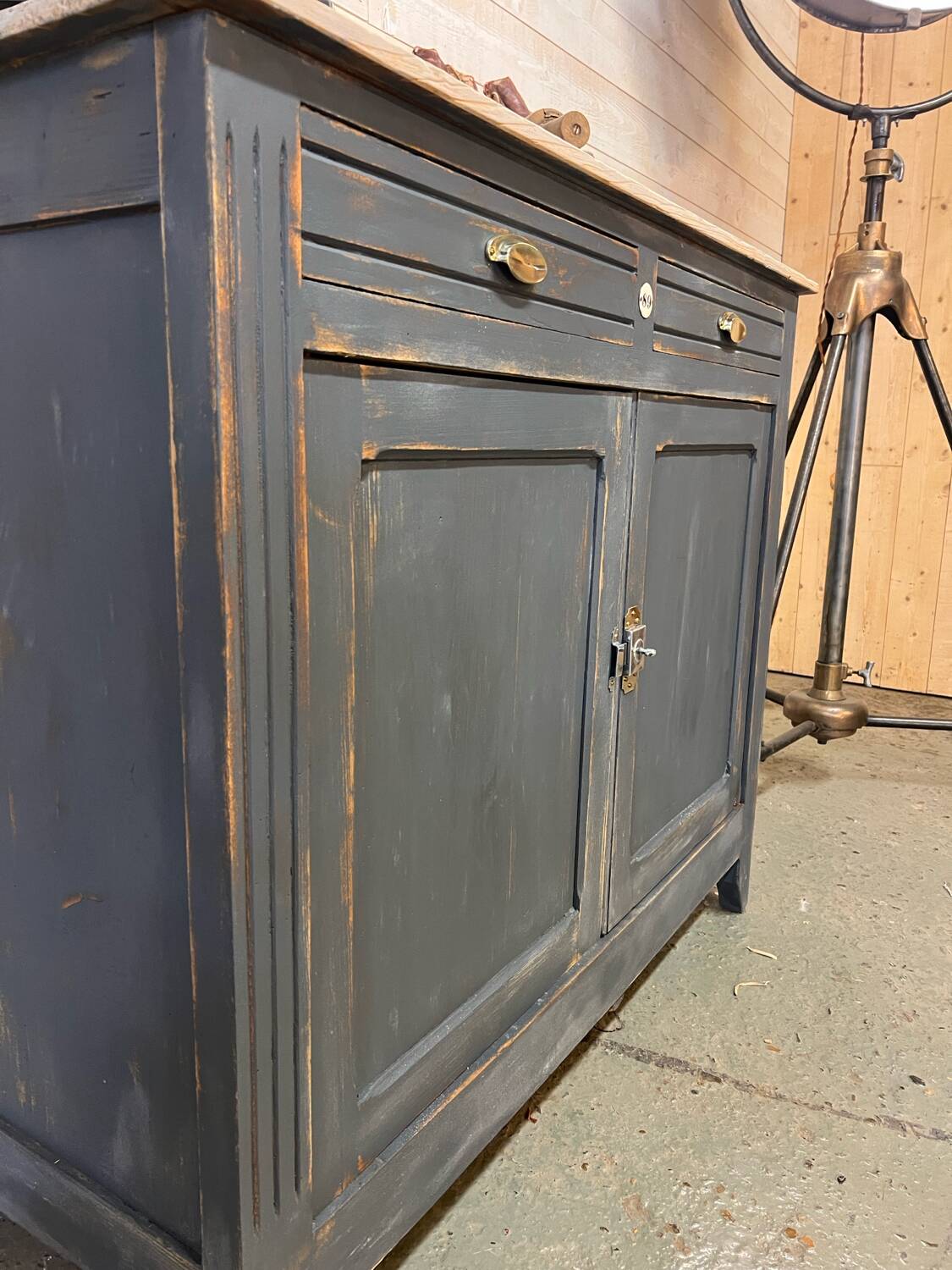 Black Parisian workshop buffet