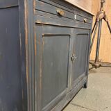 Black Parisian workshop buffet