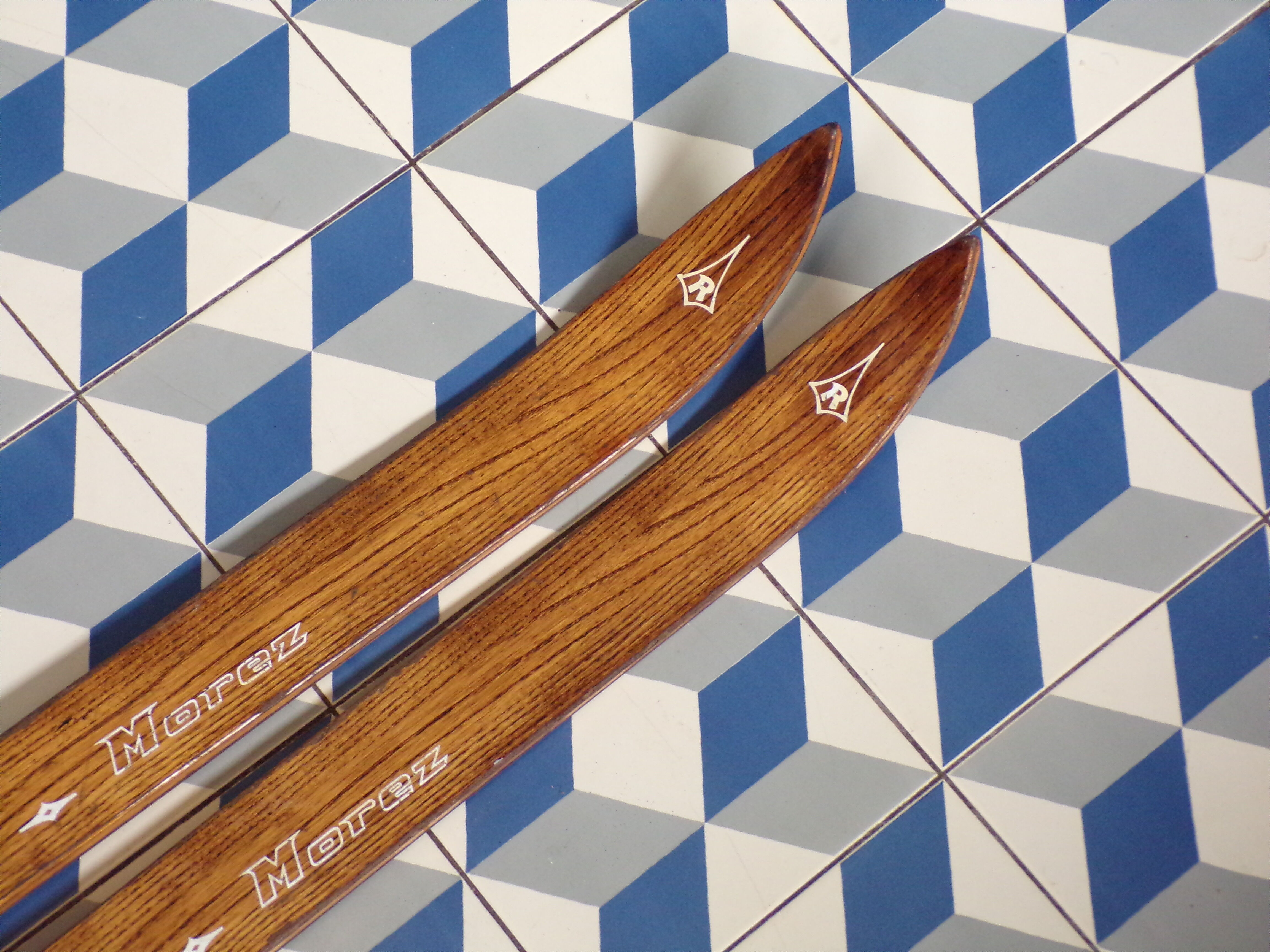 Pair of old wooden skis 197 cm