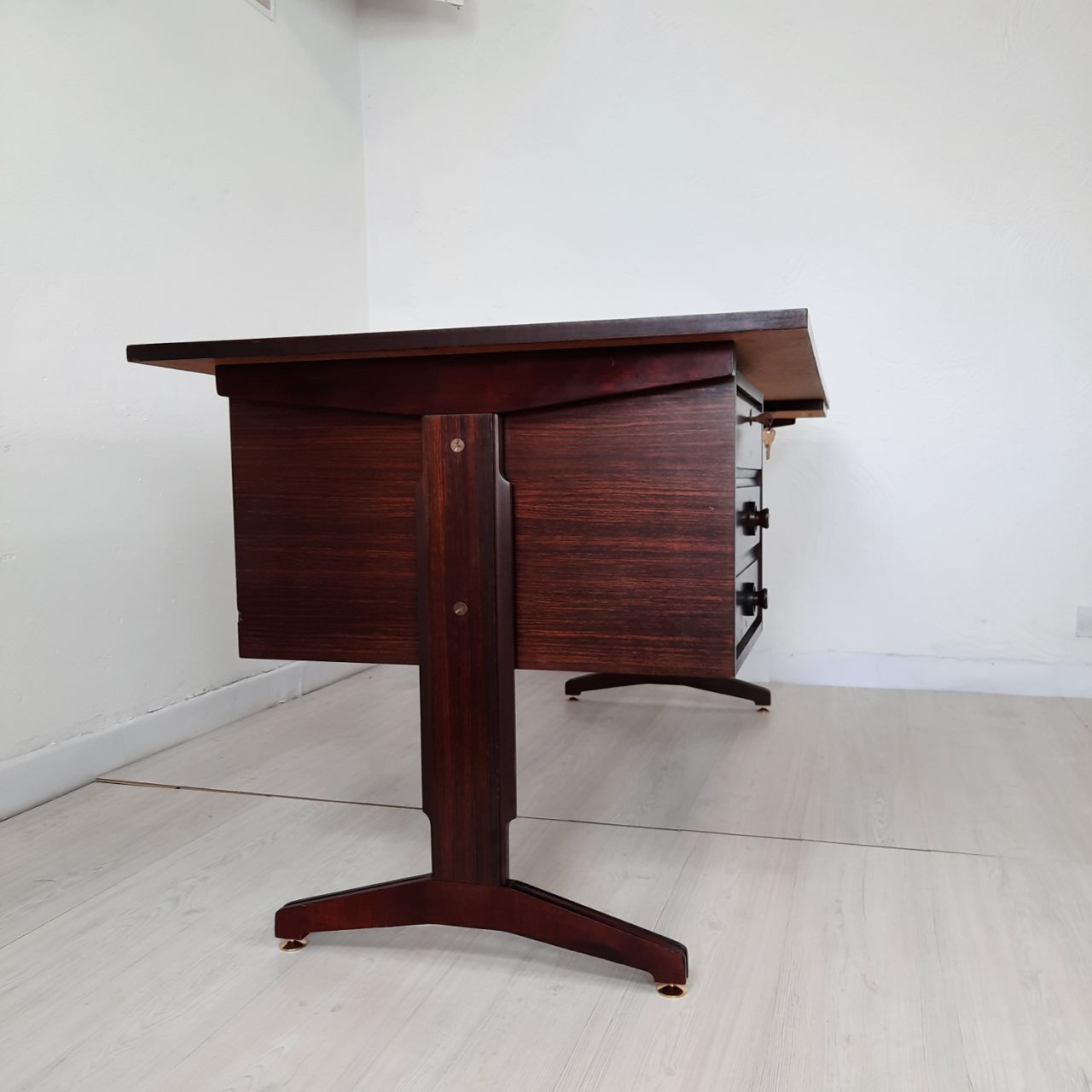 Center desk - vintage - AV contemporary furnishings