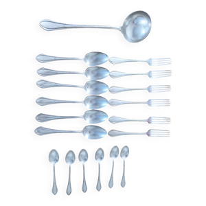 Ménagère en métal