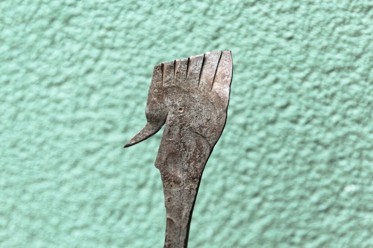 Wrought iron rooster candle holder, in the Marolles style