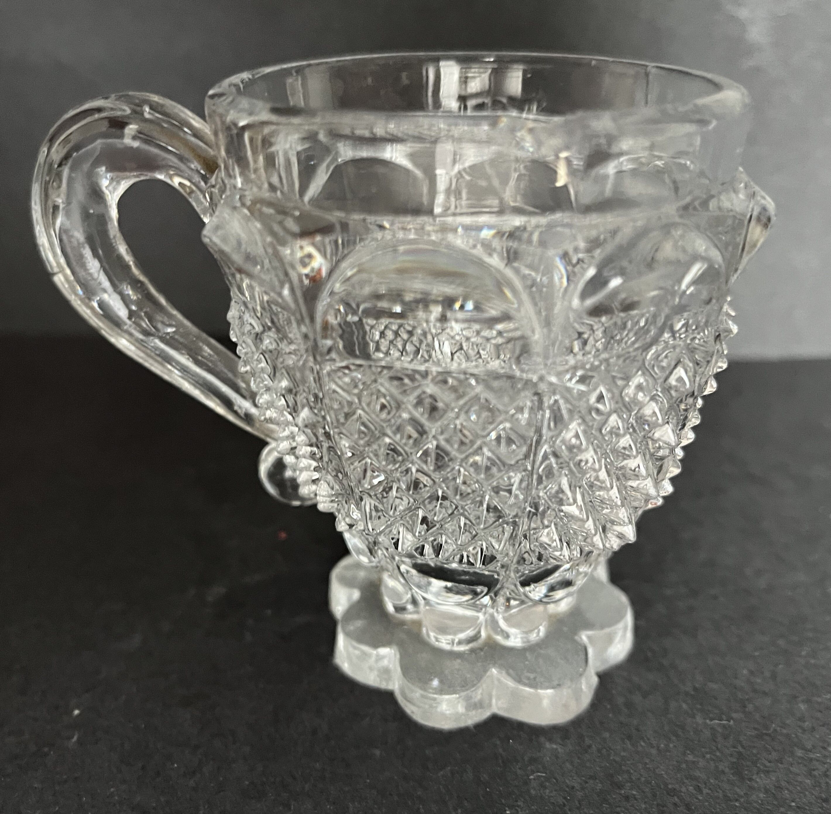 Moulded glass mustard