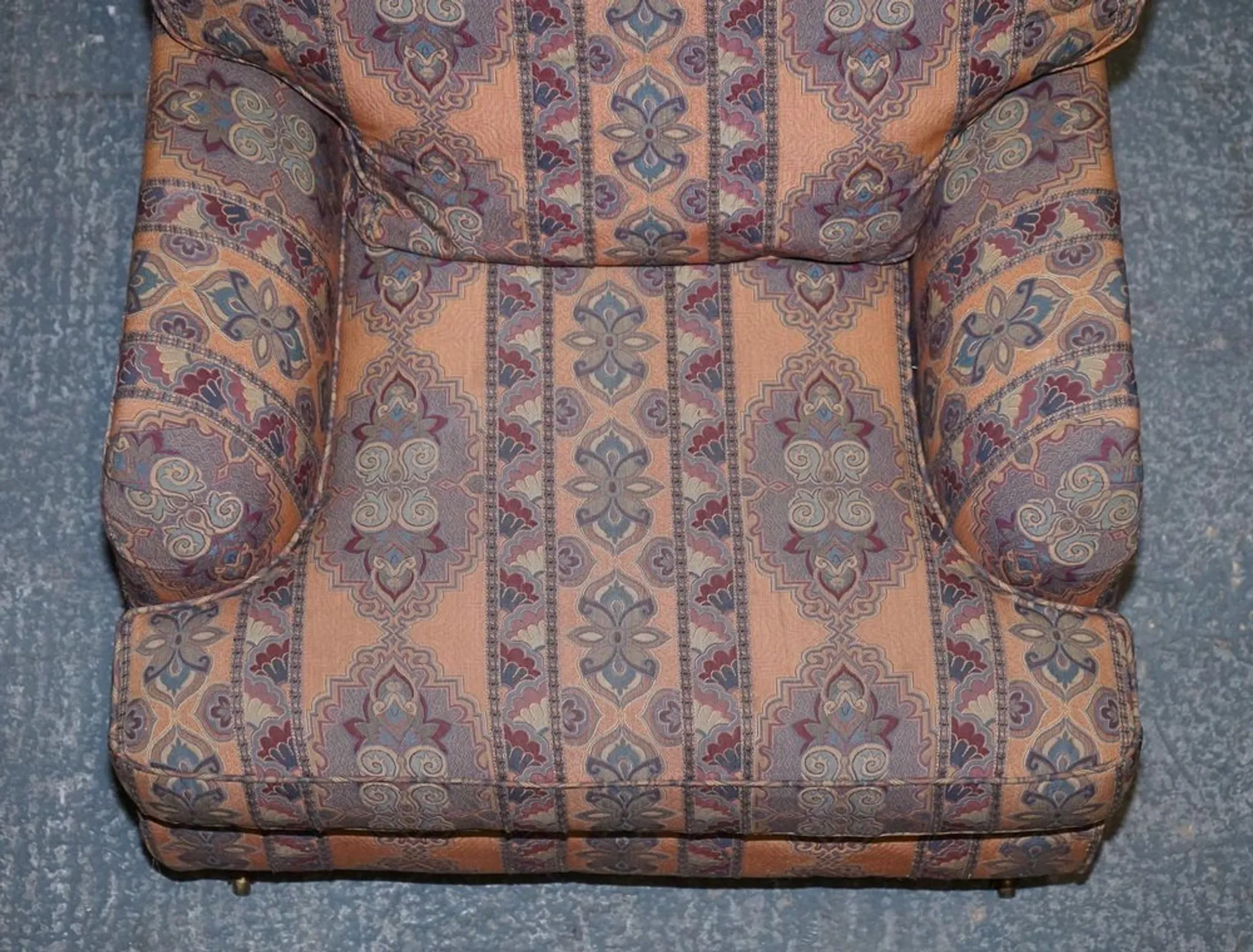 Multiyork Countryhouse Removable Fabric Armchair in the Howard Arm style