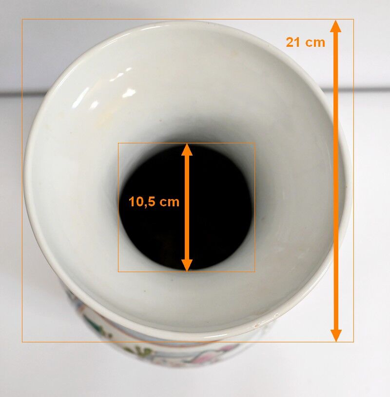 Porcelain vase, China – XXth