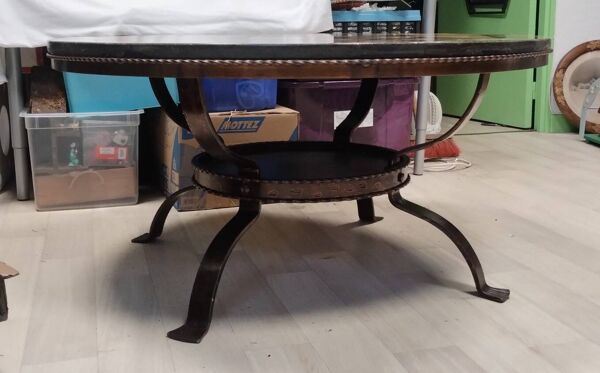 Table basse ronde en fer forgé et marbre