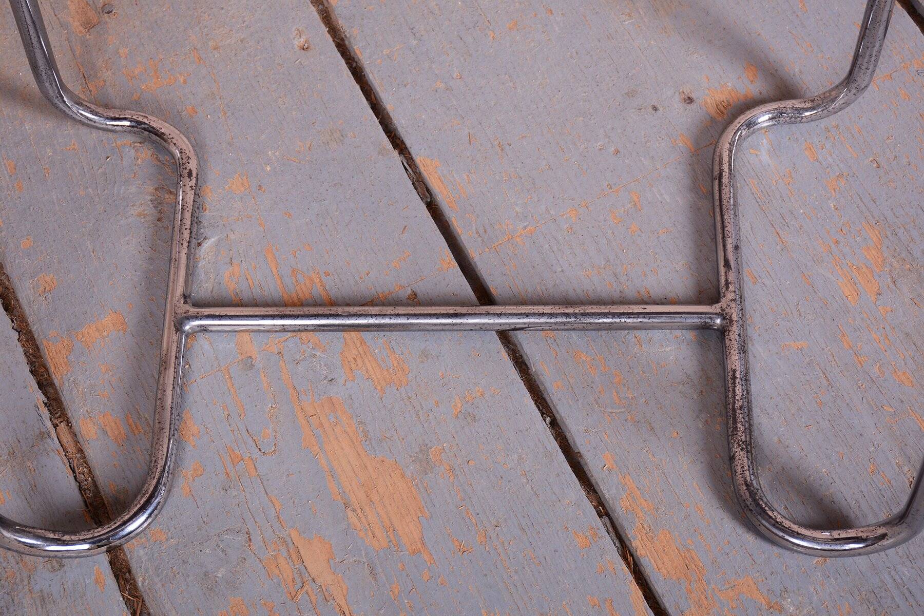 Bauhaus Czech Side Table in Walnut and Chrome from Mücke Melder, 1930s