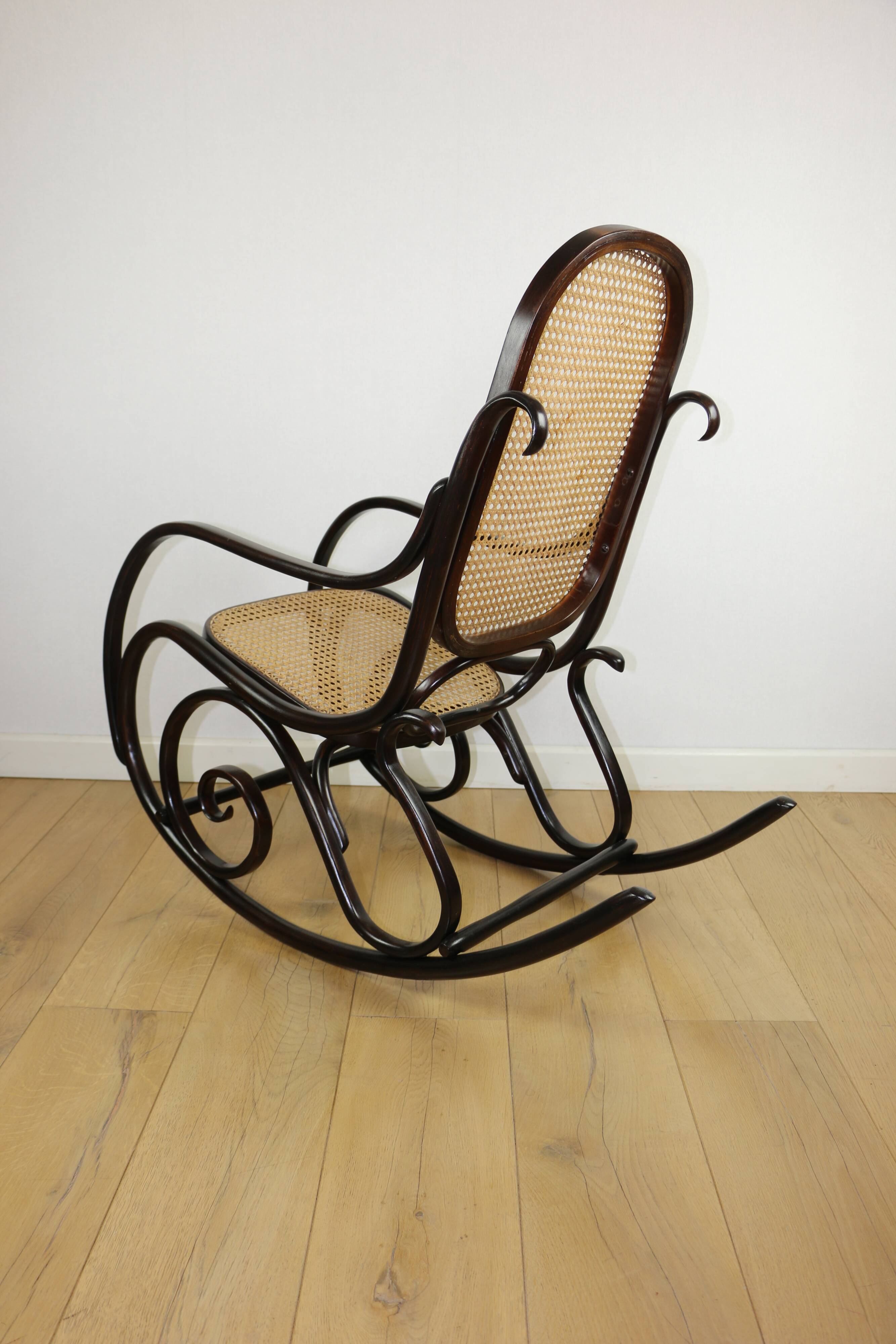 Rocking chair on runners, original brown, 1970s - very good condition