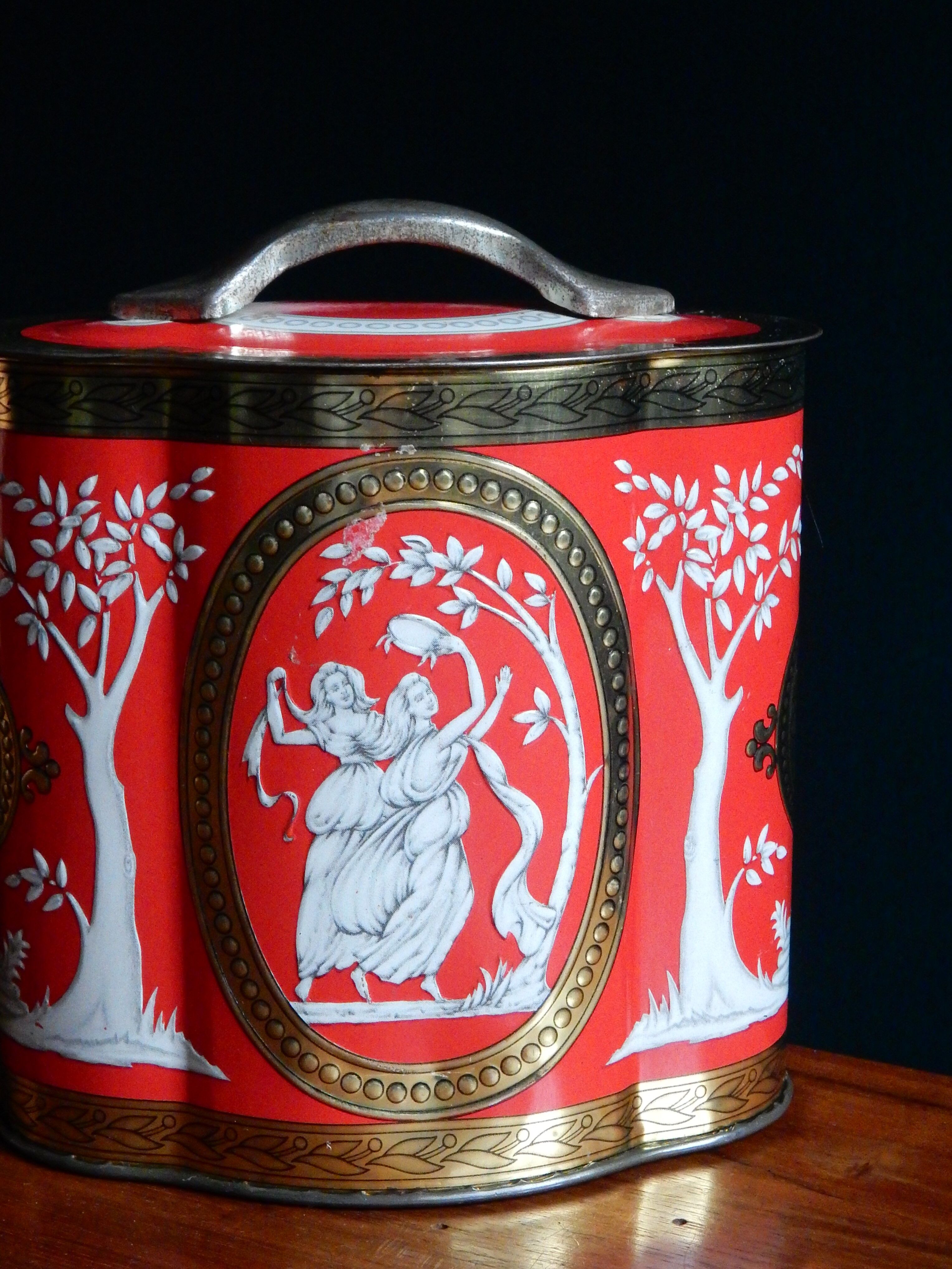 Ancient Greek style tea box