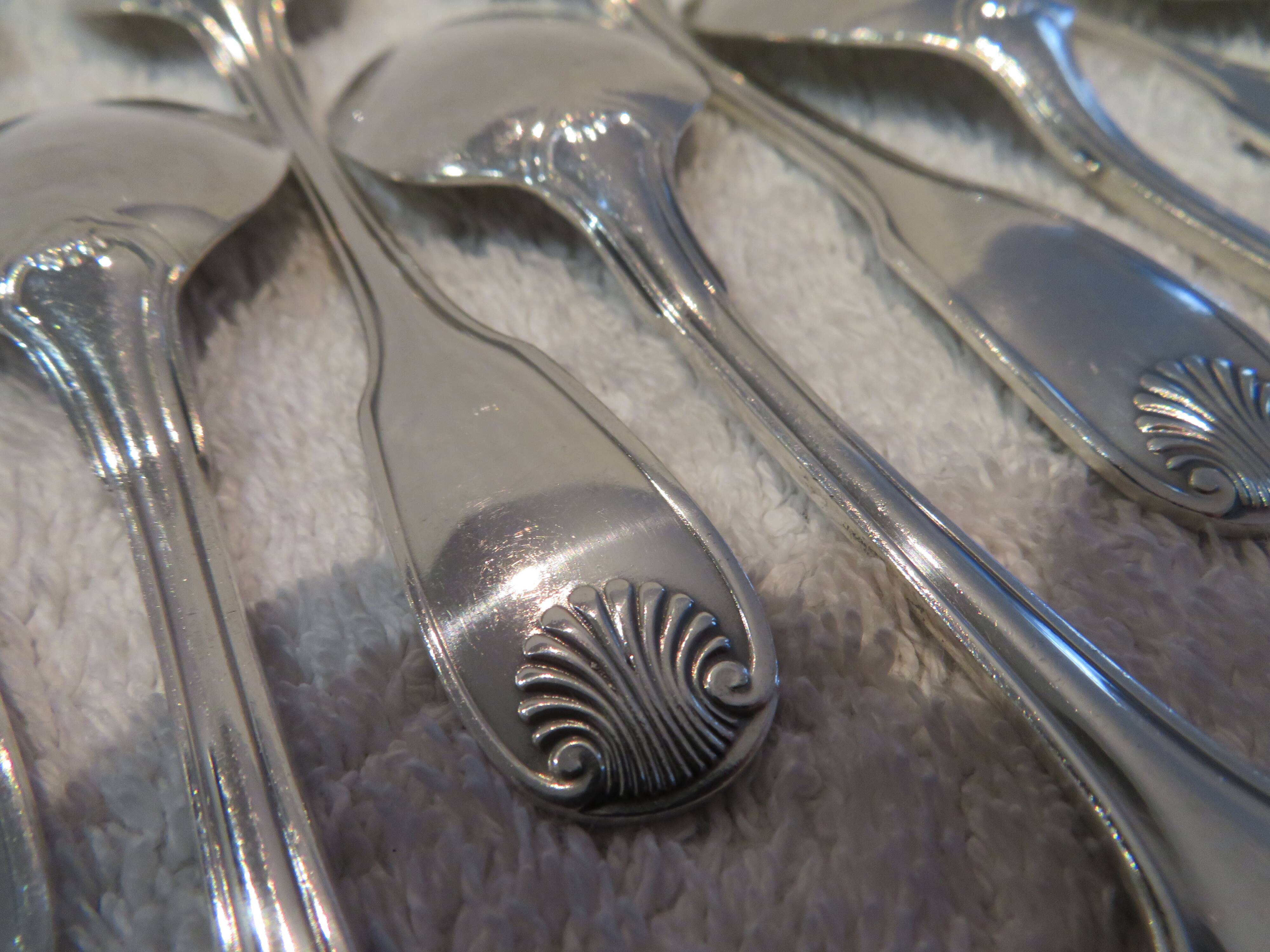 12 silver-plated ice cream scoops, Christofle Vendome model, 12.9 cm