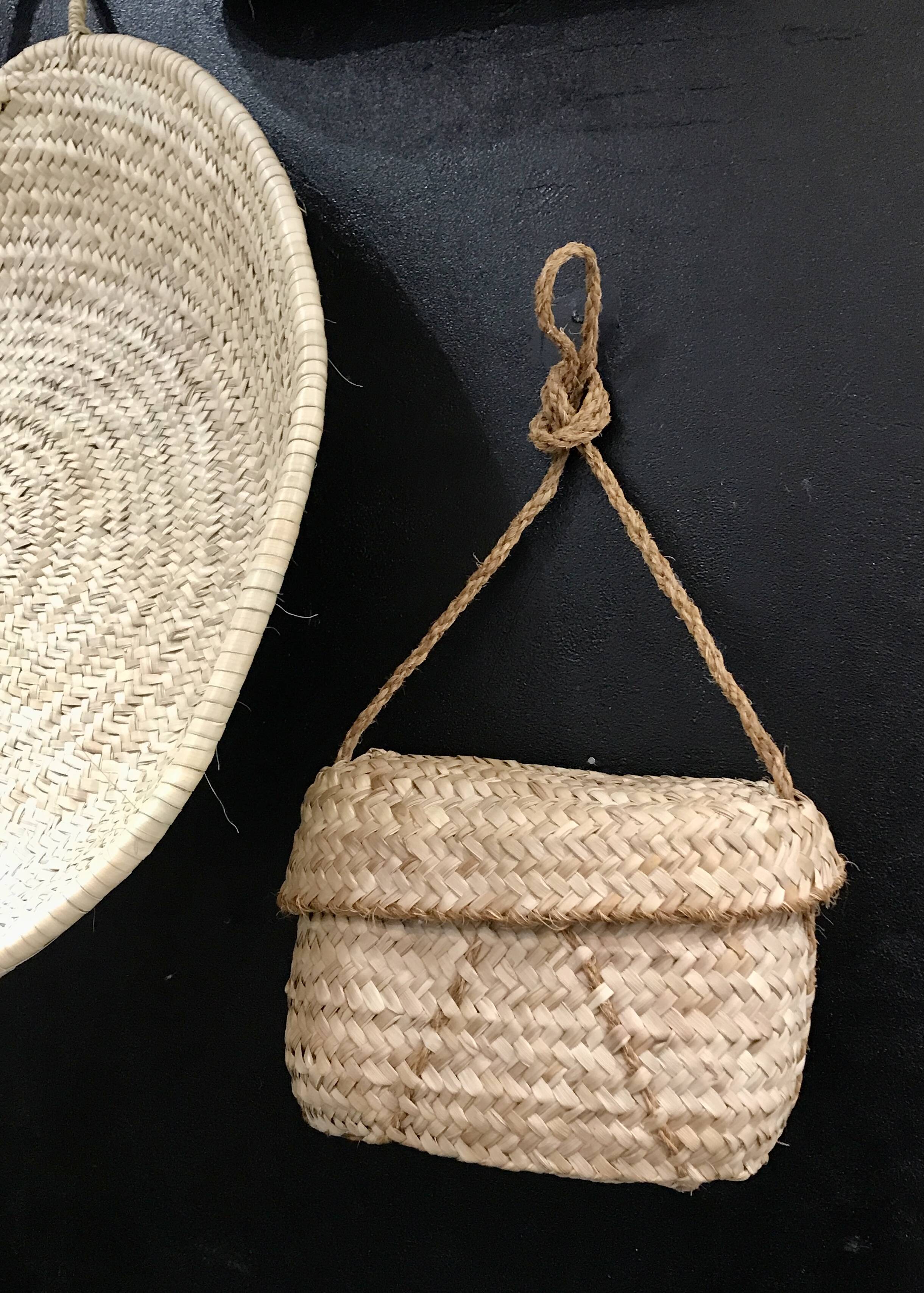Wicker basket with vintage lid